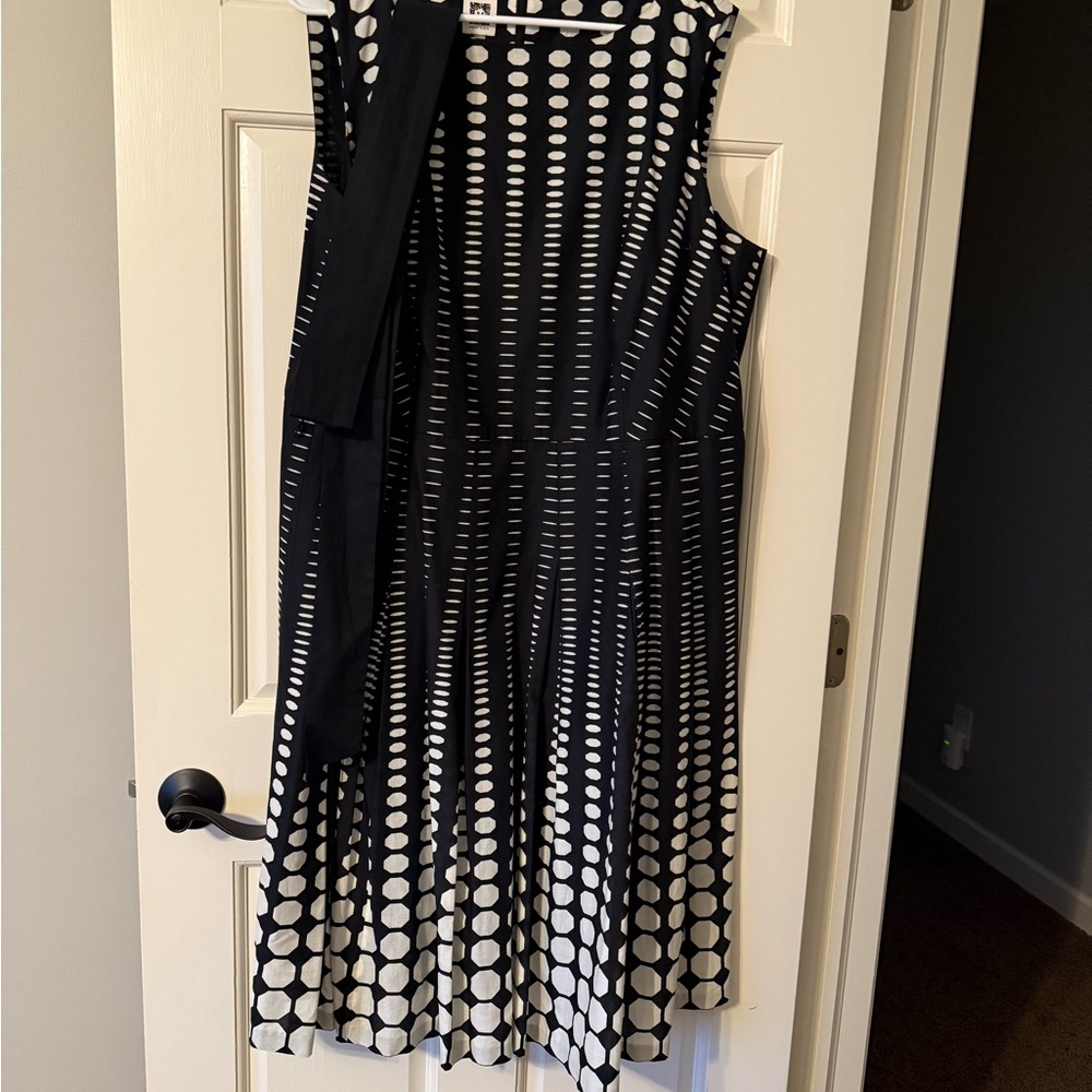 Anne Klein Black and White Midi Dress